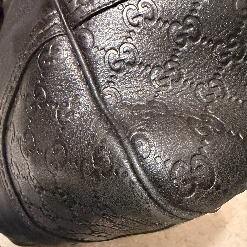 Authentic Gucci large leather tote with Guccissima embossed details. - Picture 14 of 15